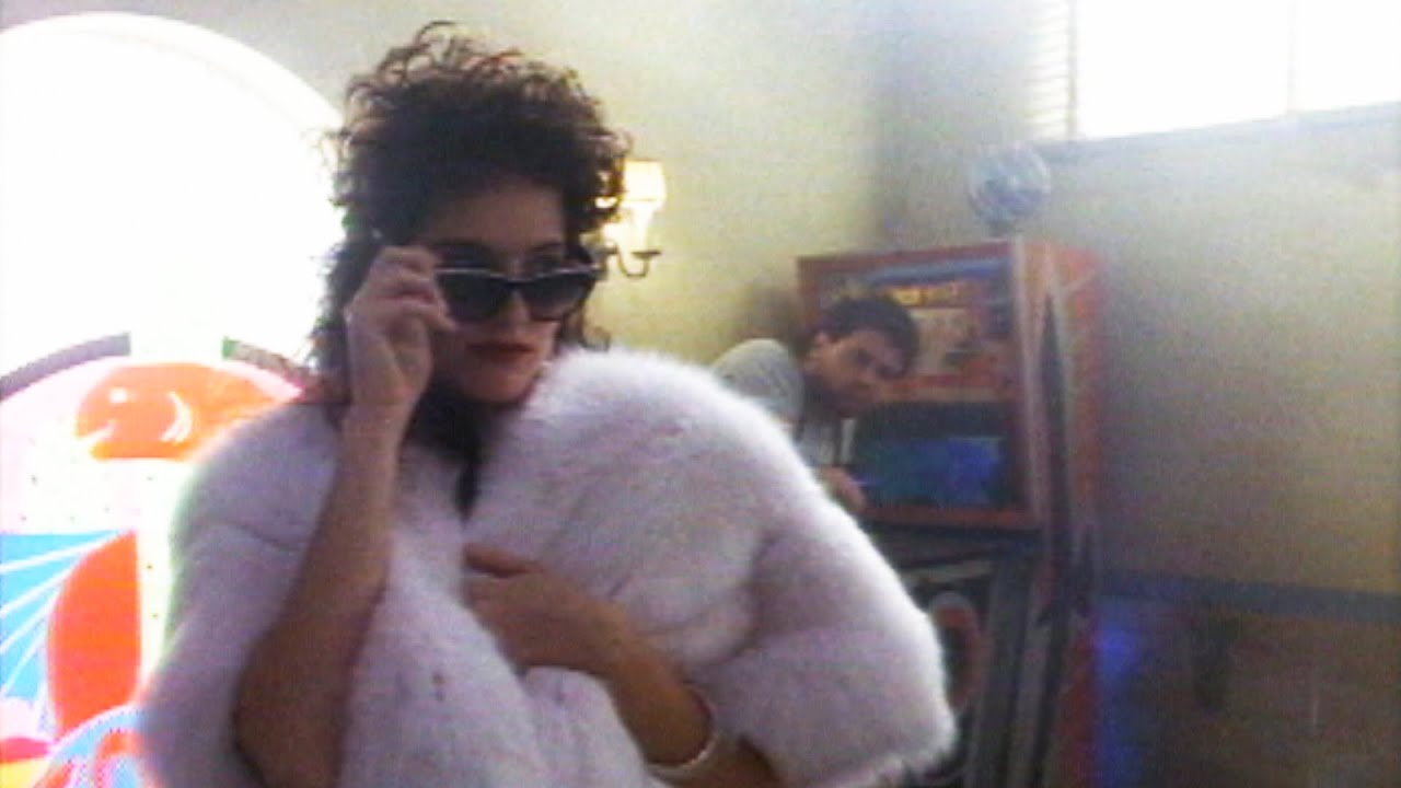 She Ain't Pretty 1990-02-11
