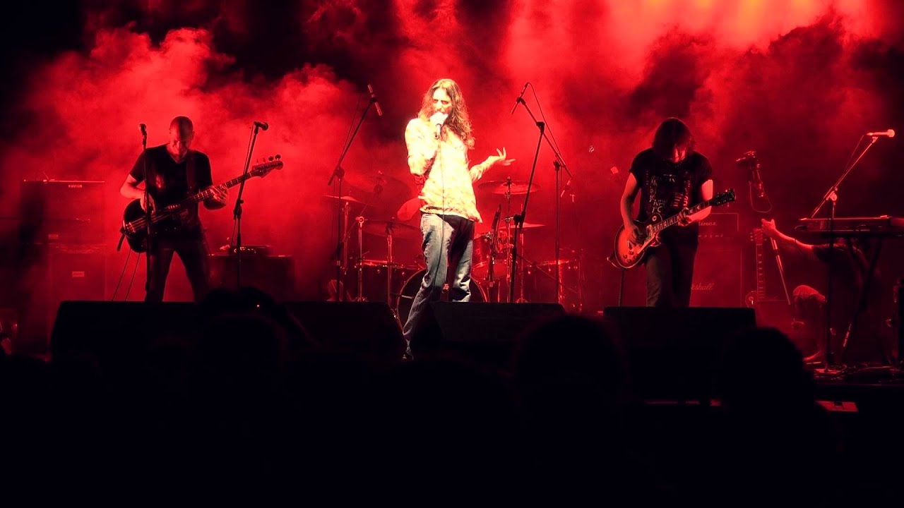 01 El cuervo.  Astro Bonzo en vivo en la Bienal.