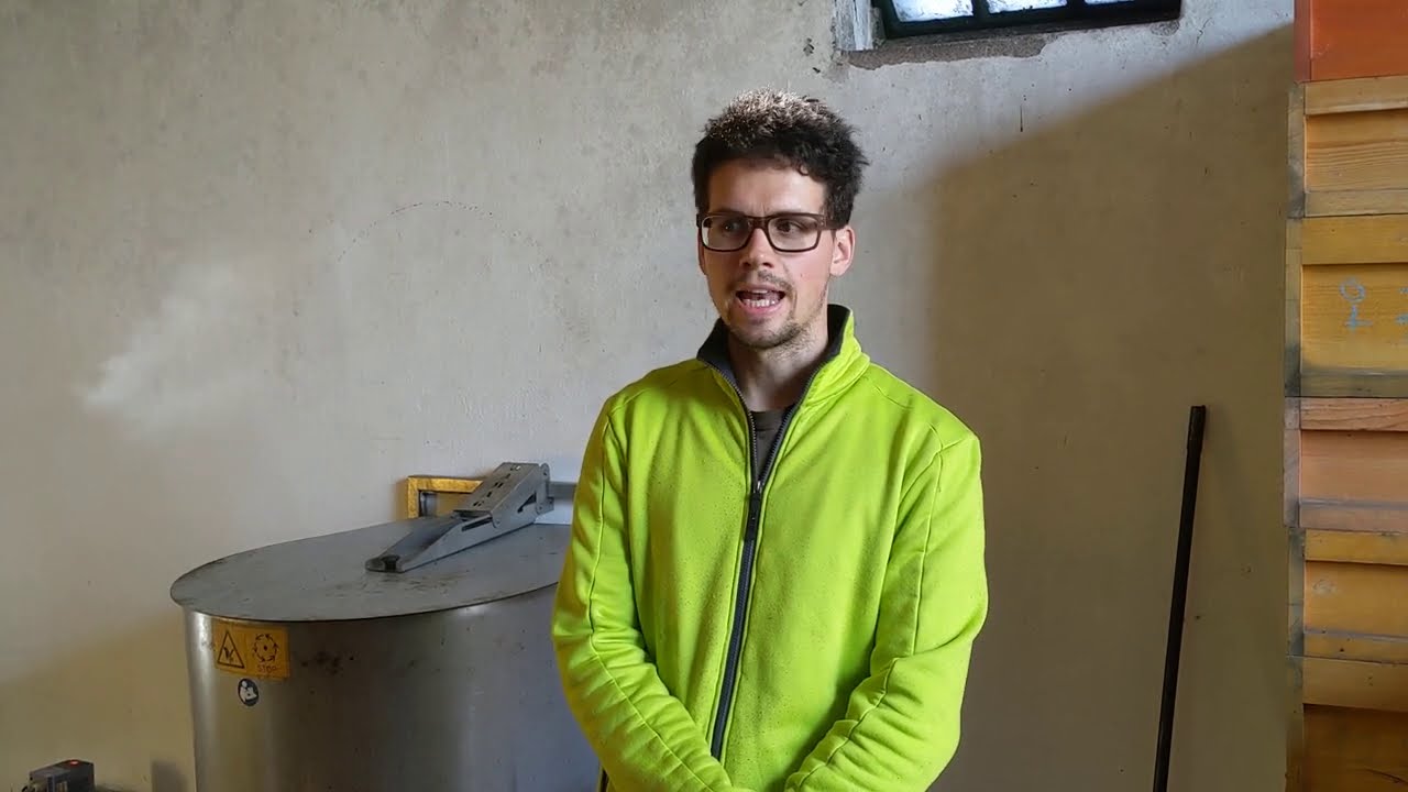 Unsere Wachsküche oder was wir mit den Altwaben machen