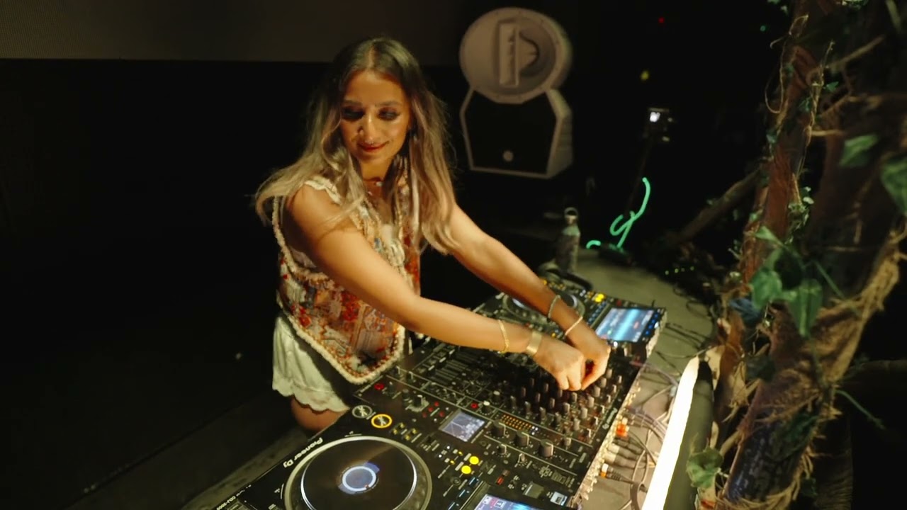 APSARA @ Fox and Badge Wild West // Deep House, Organic, Melodic Techno