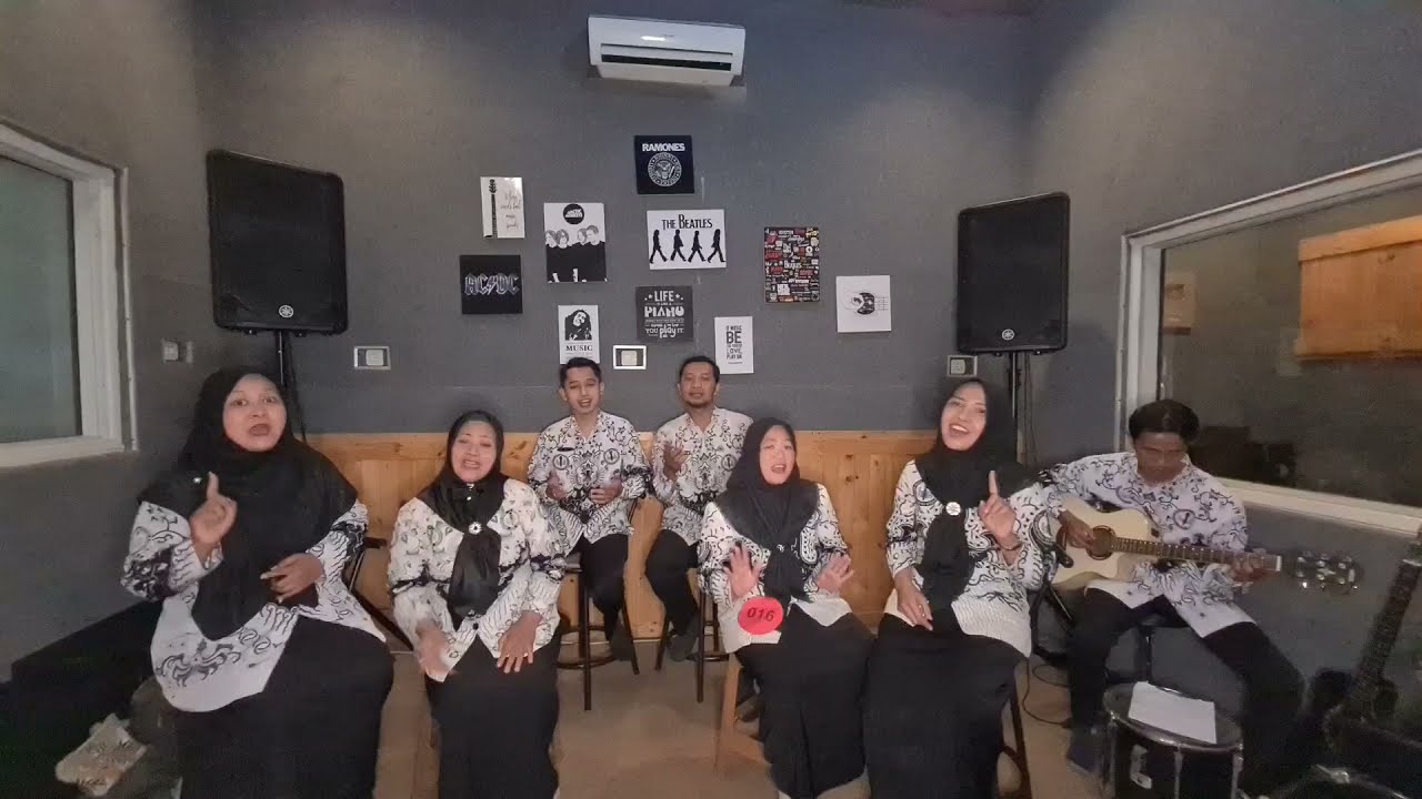 VOCAL GRUP GUGUS 8 LAGU PILIHAN 