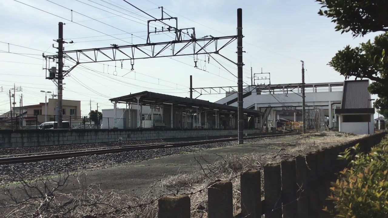 金曜日の昼下がりの東武伊勢崎線境町駅