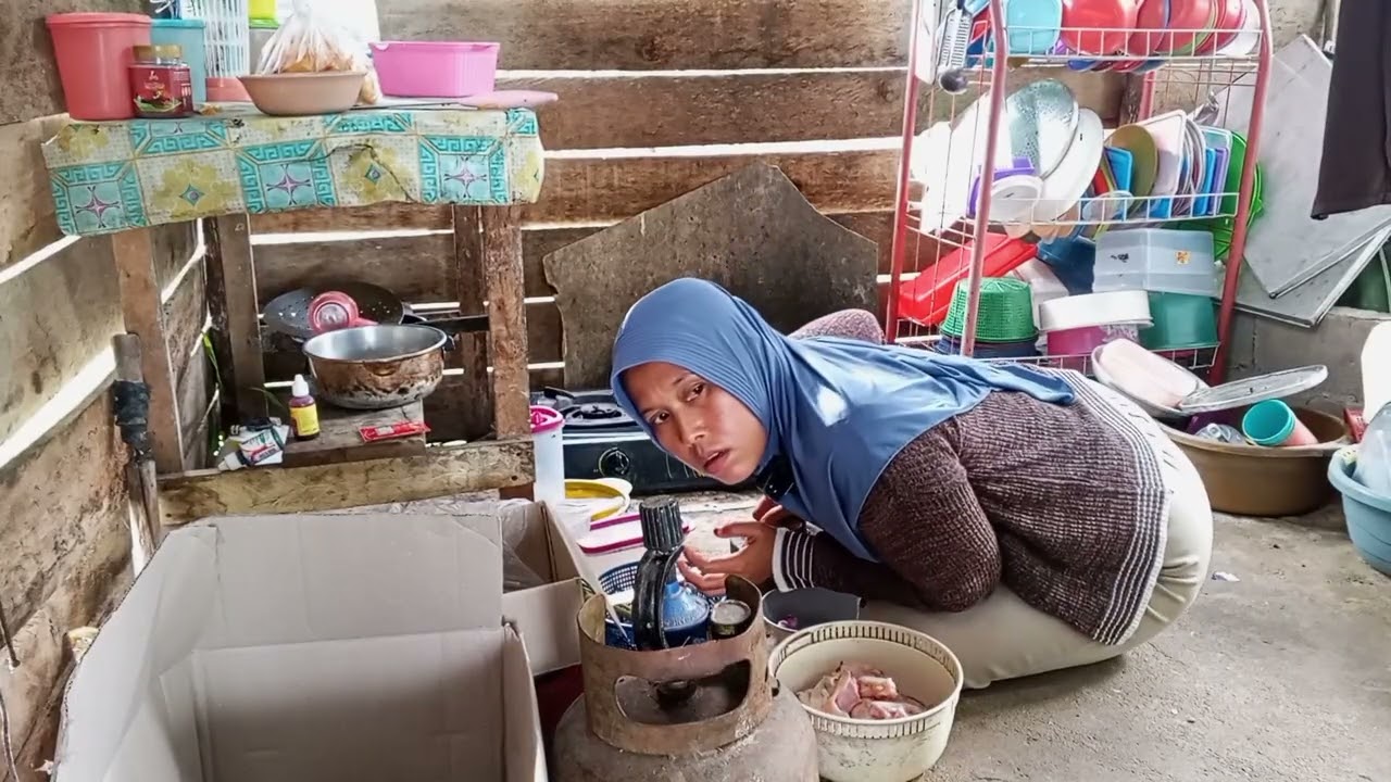 Masak menu buka puasa simpel... Ayam kampung masak kuah kuning goreng tempoyak