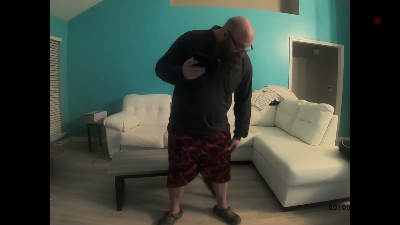 JIGGGGLY THIGHS! #BionicGym Day 1 #unboxing #fitness #review #beard