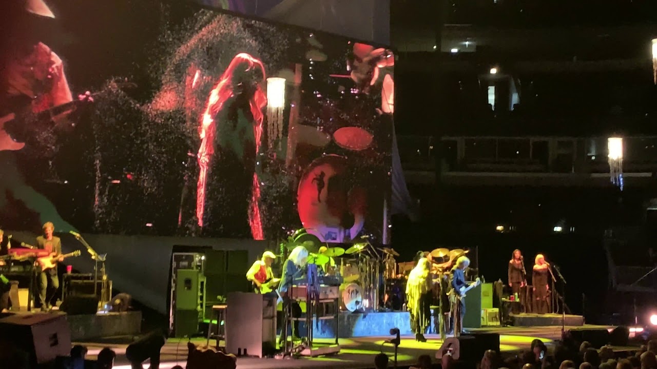 Fleetwood Mac Gold Dust Woman Live Chicago United Center Oct. 6th 2018