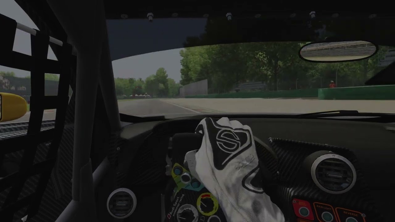AUDI R8  onboard  AC