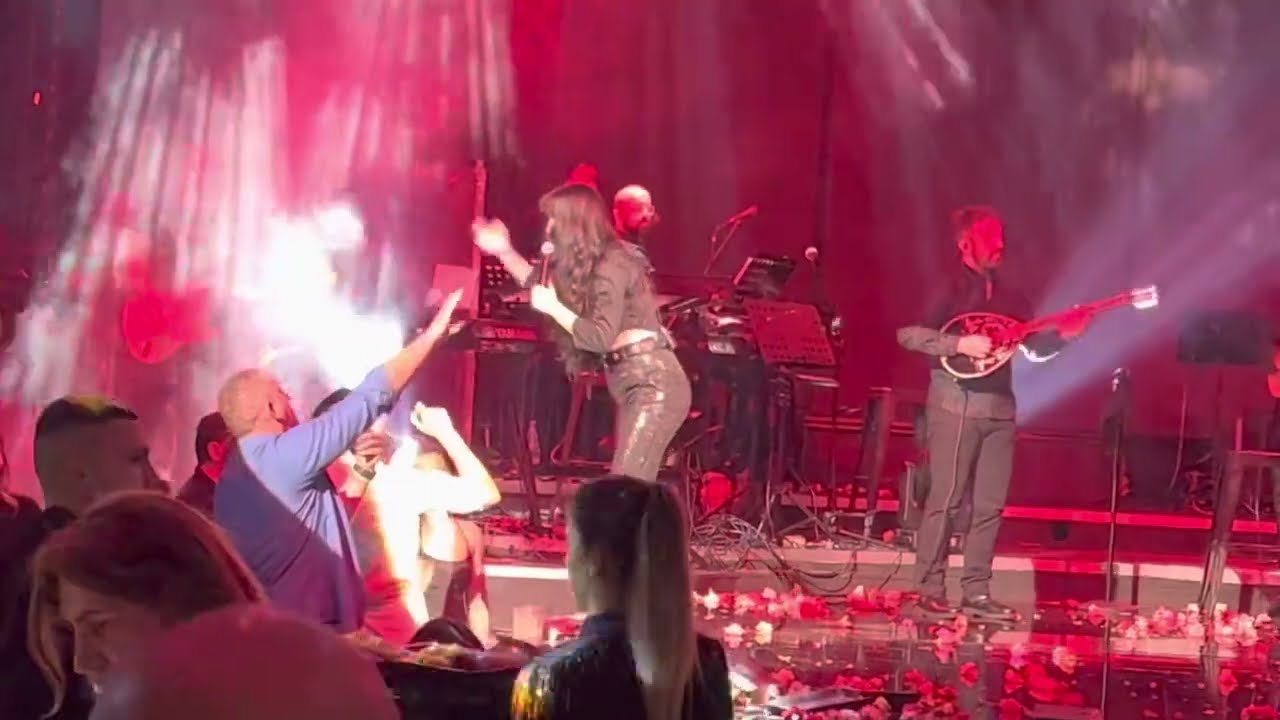 Παολα Paola Foka - Apagorevete Na Sagapao (Live) 21.1.23 Fever - Athens - BY ASAF
