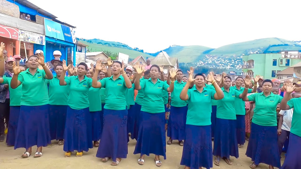 Indirimbo zo kwihanganisha abantu bari mu bibazo zikunzwe cyane mu bihe by'Intambara.