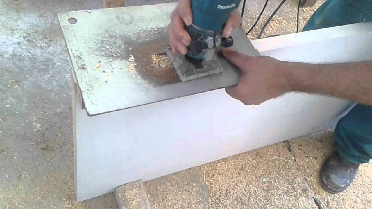 Fechadura e dobradiças  com gabarito
