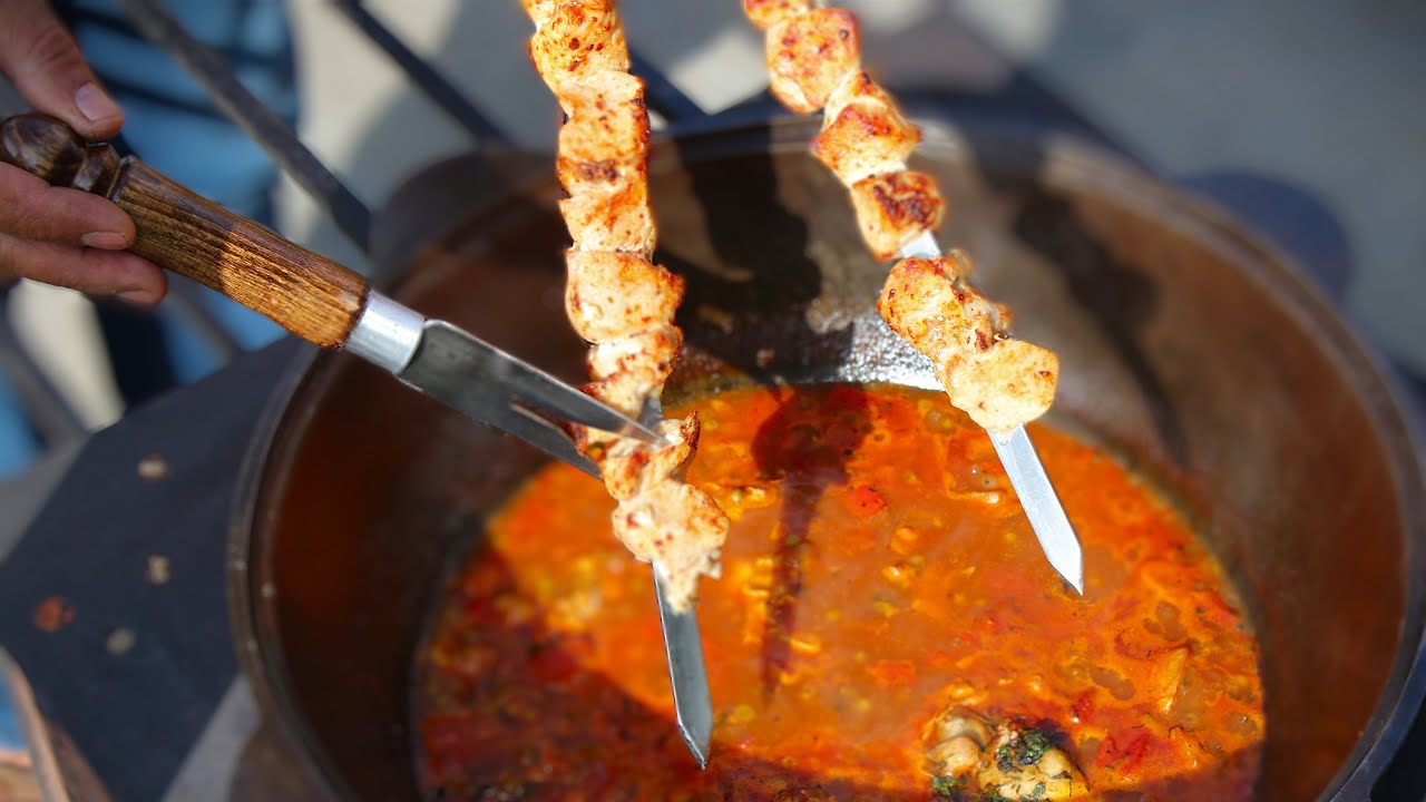 Суп с мясом,жаренными овощами и яйцами в казане на костре .Рецепт от моей мамы