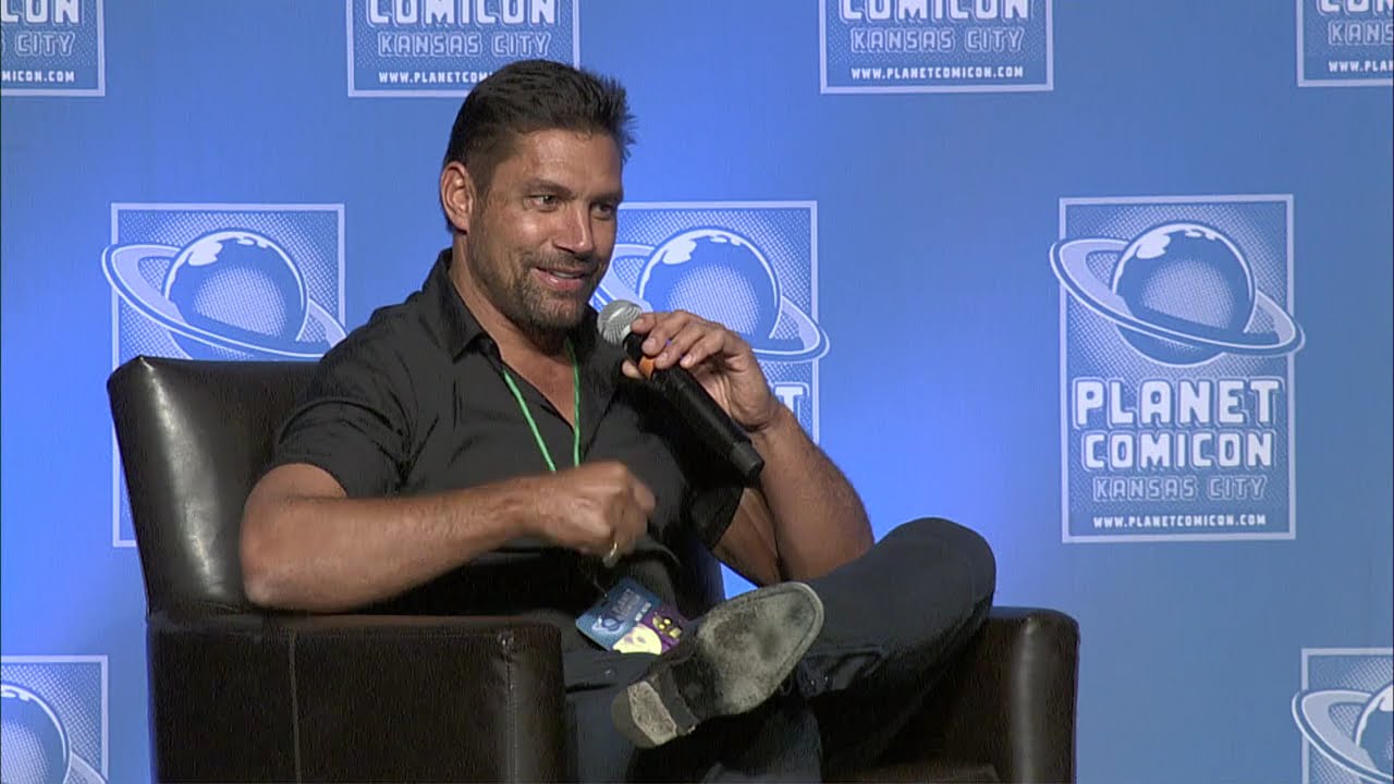 Manu Bennett Panel | Planet Comicon Kansas City | Arrow, Spartacus & Hobbit Star Live!