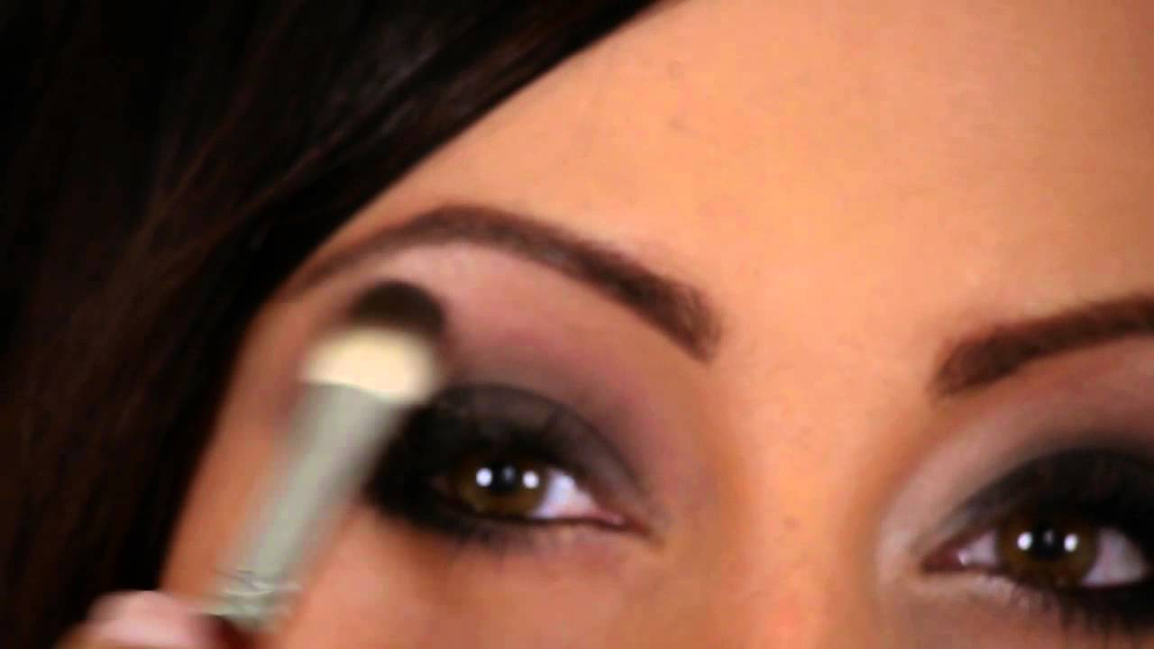 Classic Black Smoky Eye