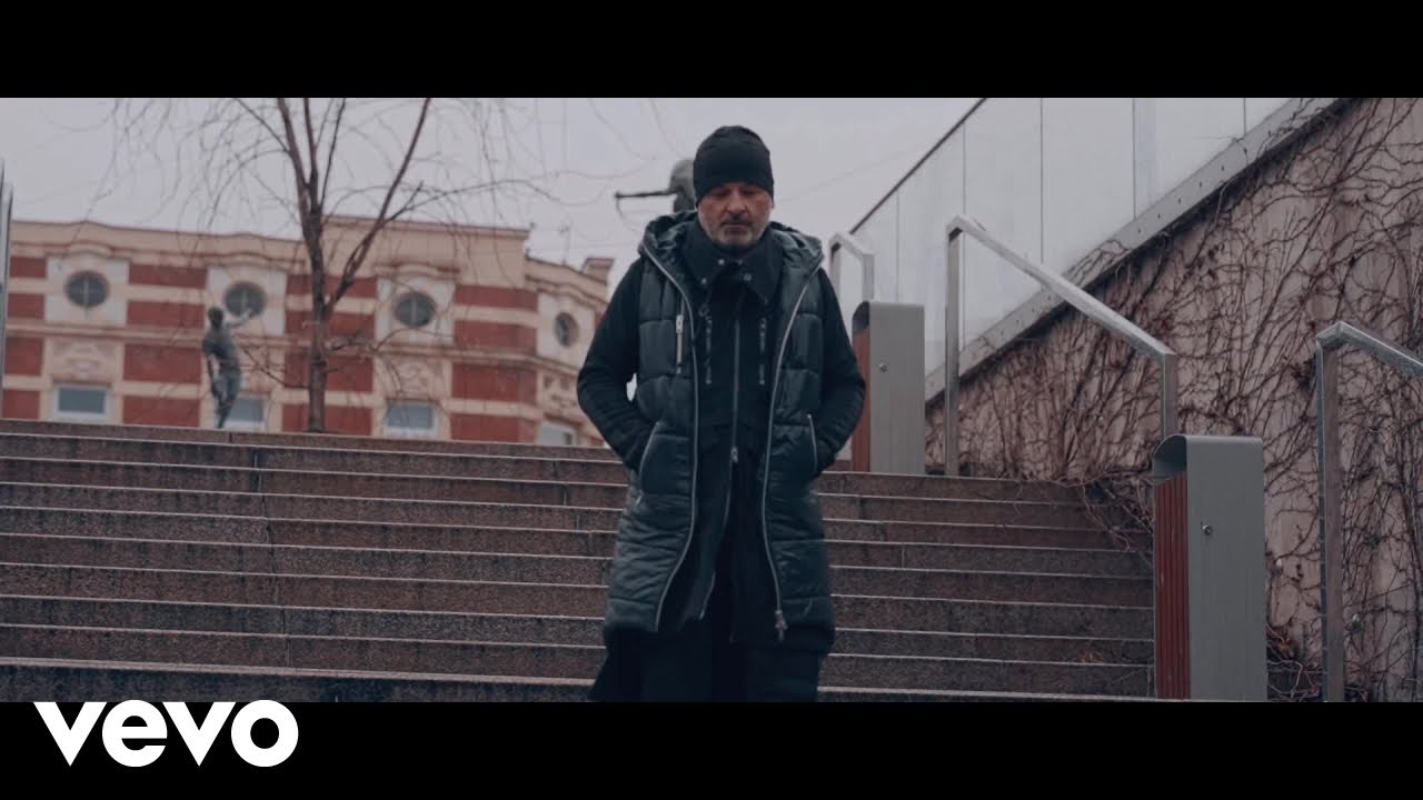 KRiSU Krzysztof Bańka - Kto pyta nie błądzi (Lyric Video)