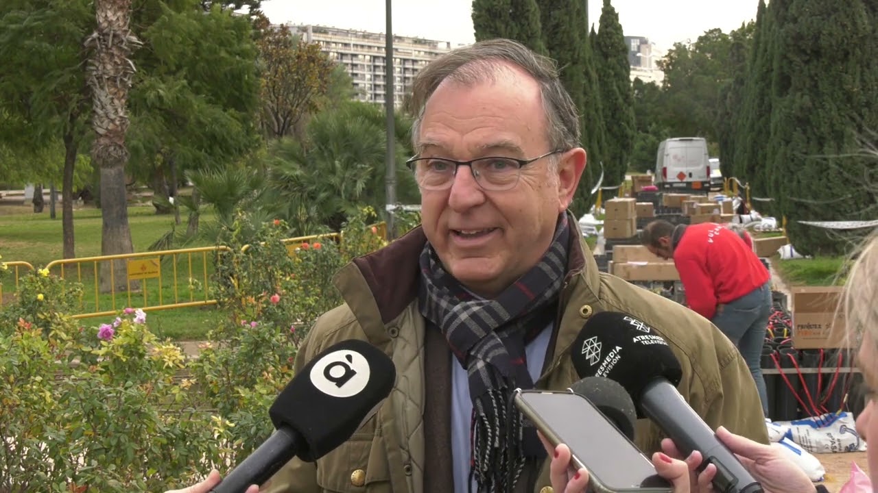 José Vicente Herrera. Preparació dels focs artificials de cap d'any. (31/12/2023)