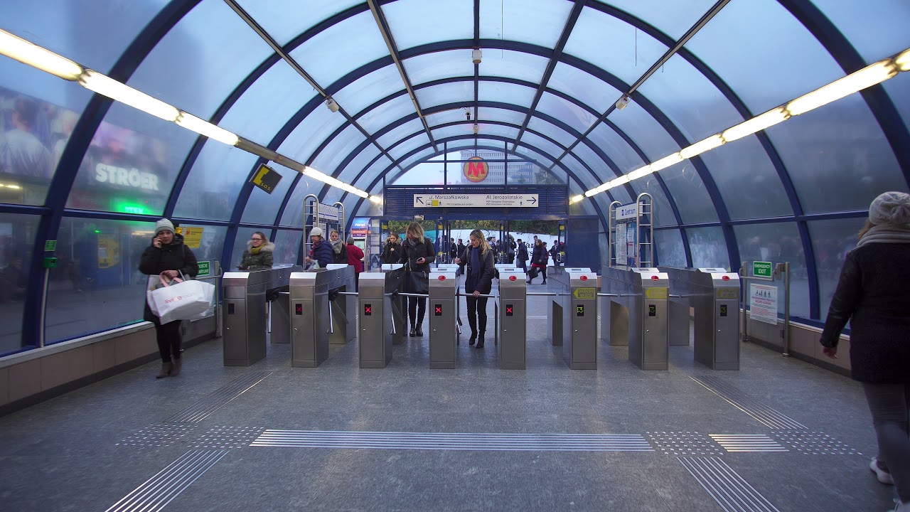 Poland, Warsaw, Metro ride from Świętokrzyska to Centrum, 1X elevator, 1X escalator