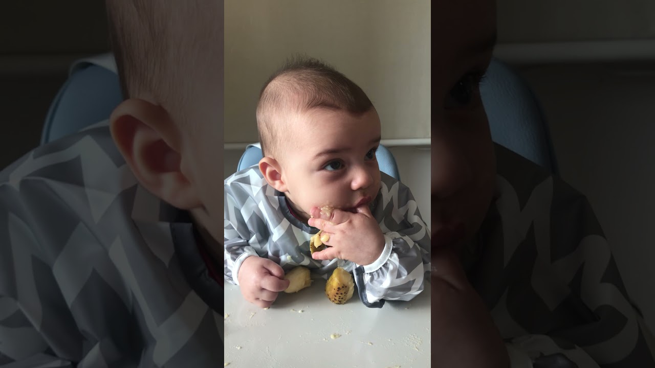 El primer día del bebé comiendo plátano - Introducción a los alimentos BLW