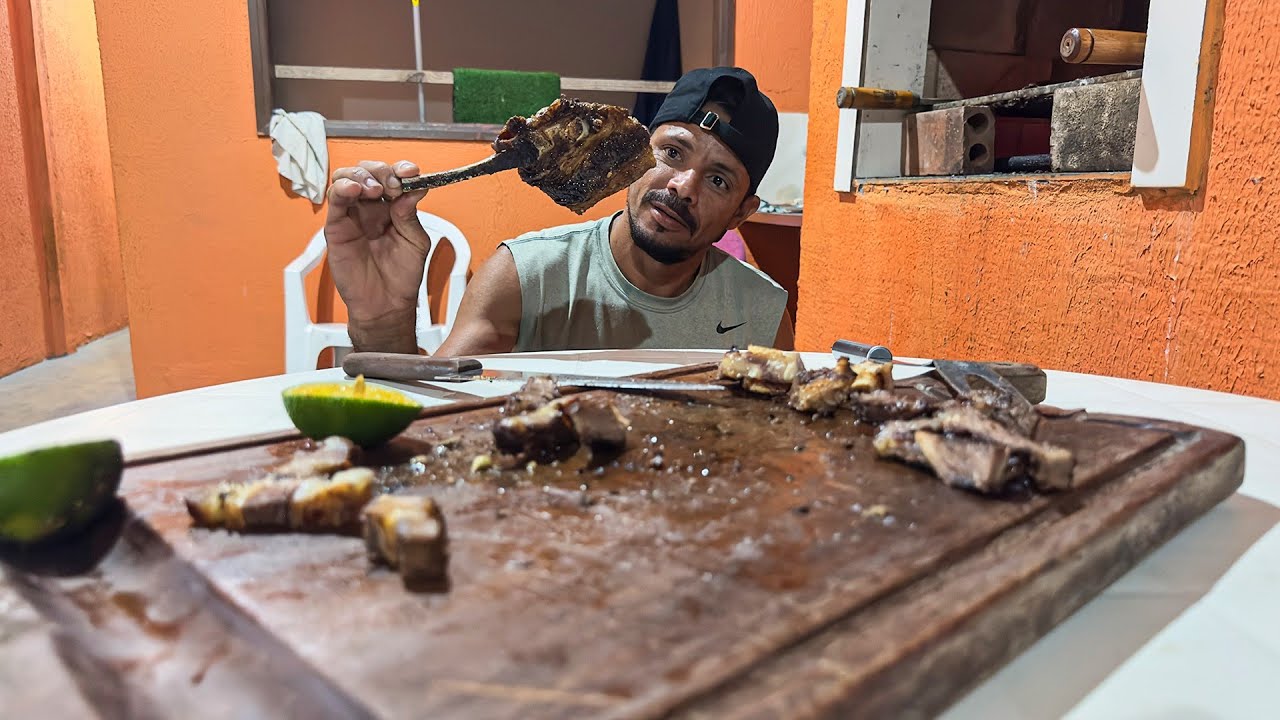 HENRIQUE NOS SURPREENDEU FAZENDO UM CHURRASCO NA CASA DA PRAIA