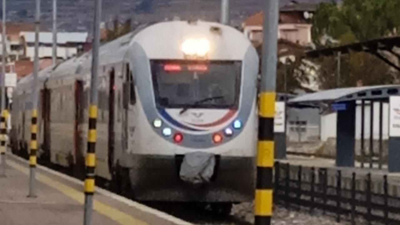 Uşak -İzmir Yolcu Treni 15445 Selamsız Geçişi 