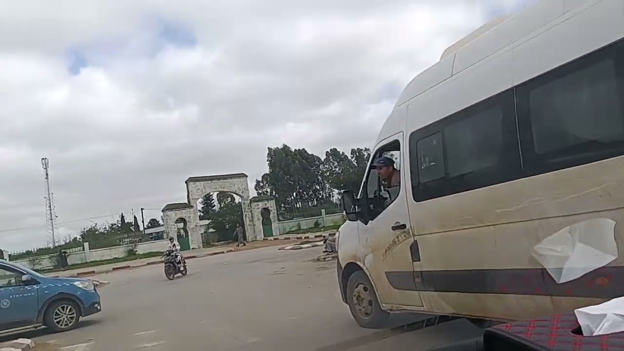  حافلات مخصصة لمجموعة دواوير زوادة والعوامرة مرحلة استباقية لفياضانات بقيادة صاحب الجلالة نصره الله 