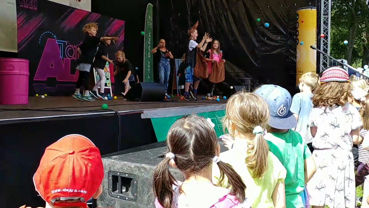 Bremer Kindertag 2017 Kika Tanzalarm mit Singa Tanzschule Renz