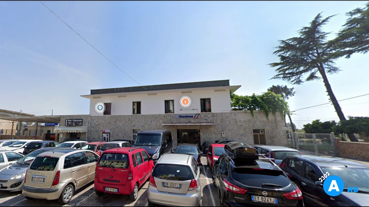 Annunci alla Stazione di Minturno-Scauri