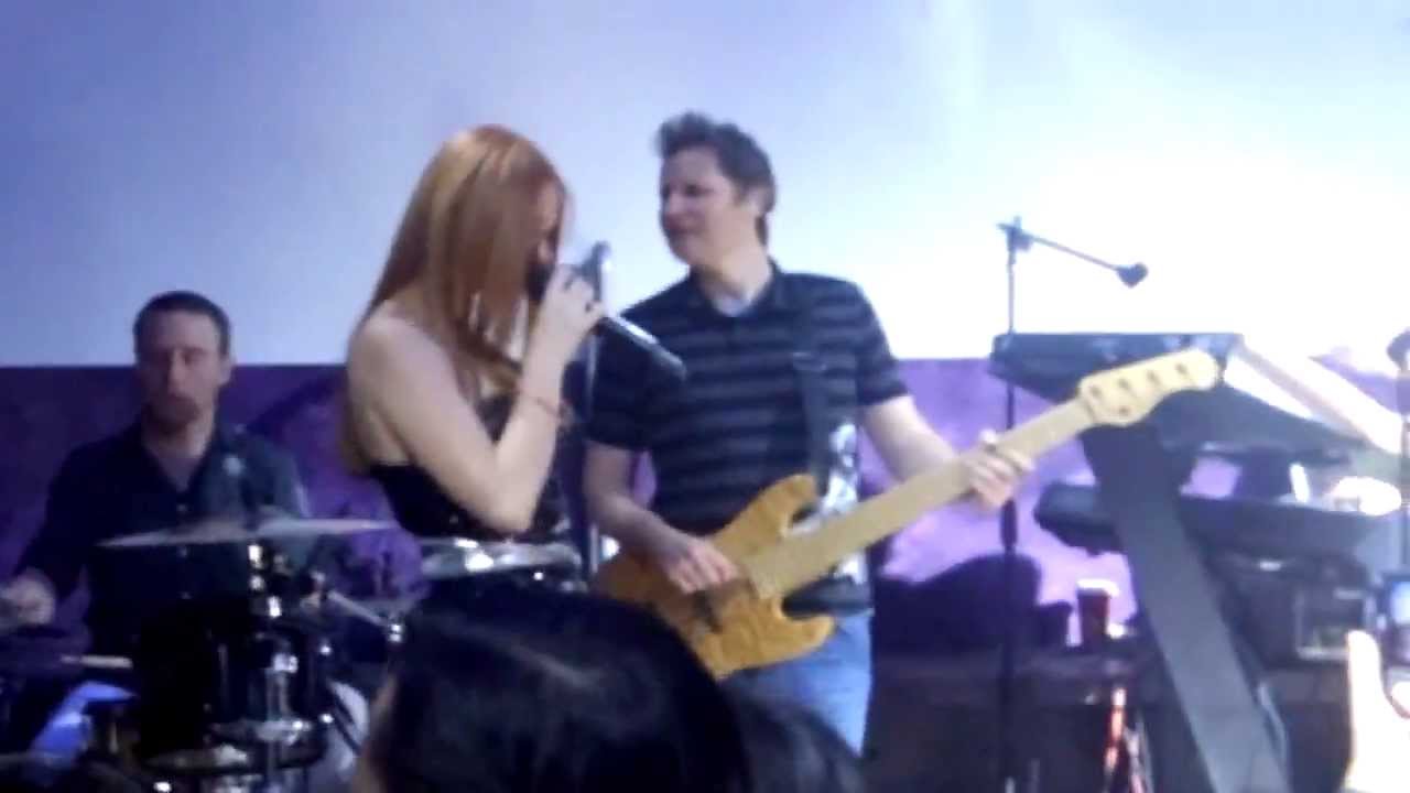 Lena Katina - All The Things She Said & Not Gonna Get Us (Mexicali)