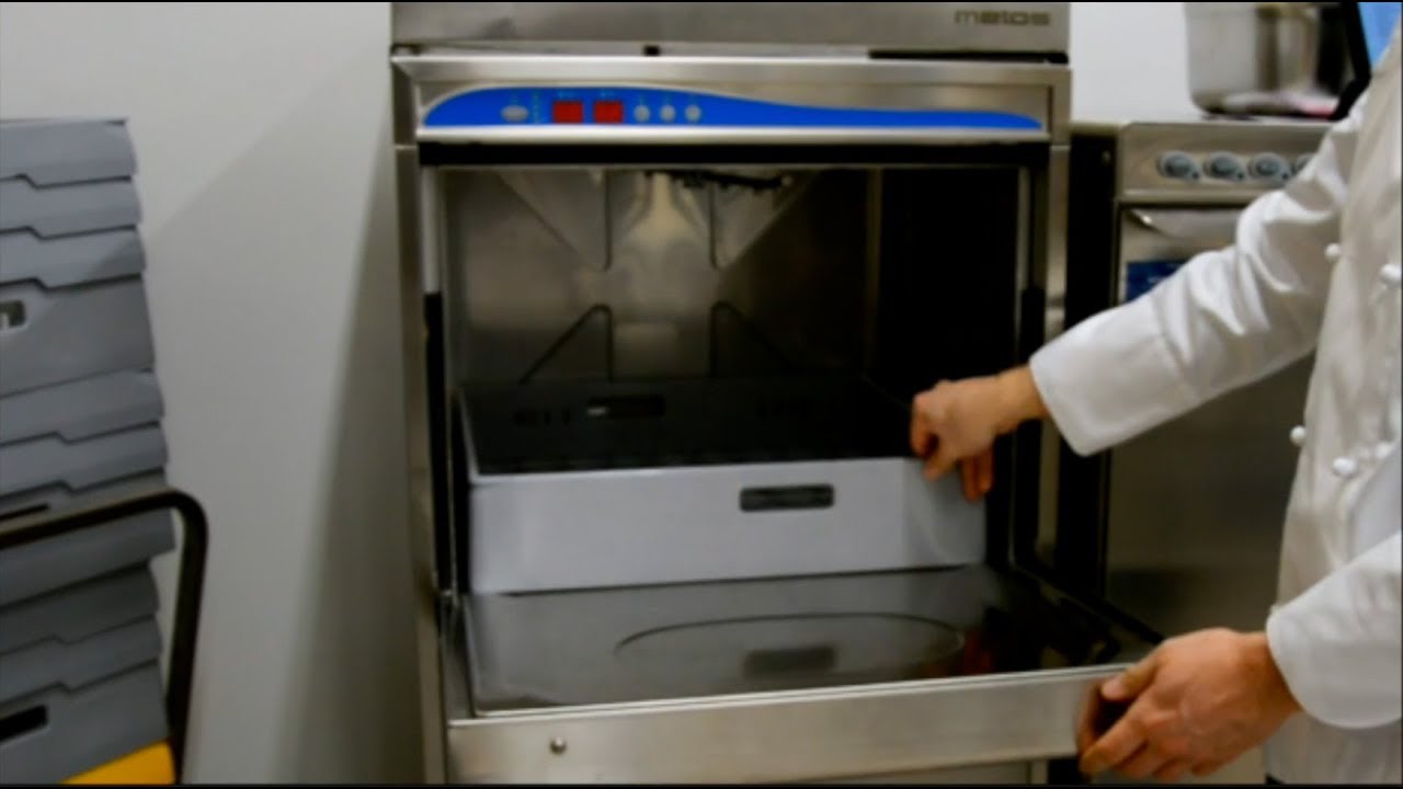 Koulutusvideo Metos Master Lux 60 -astianpesukone - astioiden peseminen