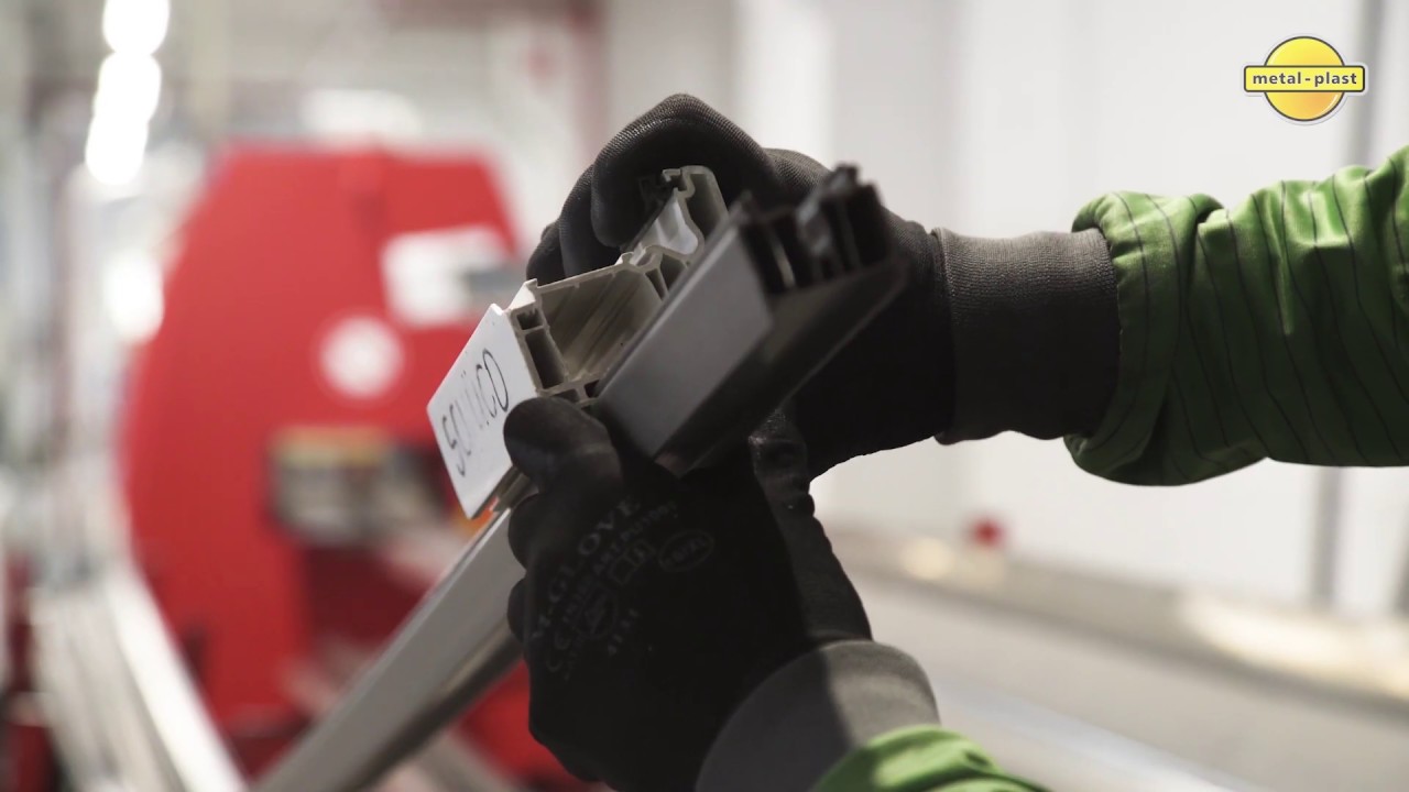 Metal-Plast &ndash; PVC Entsorger, Hersteller von Unterbau-, Fensterbankanschlu&szlig;profilen.