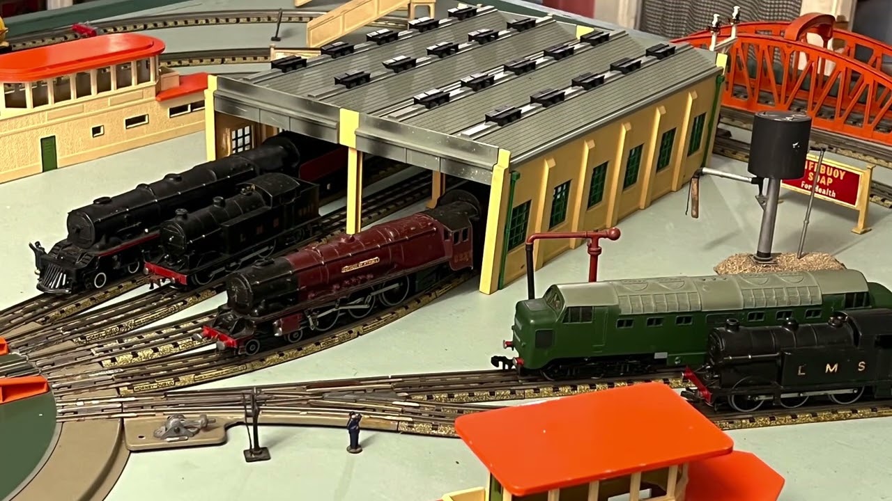 Hornby Dublo 3 Three Rail Running