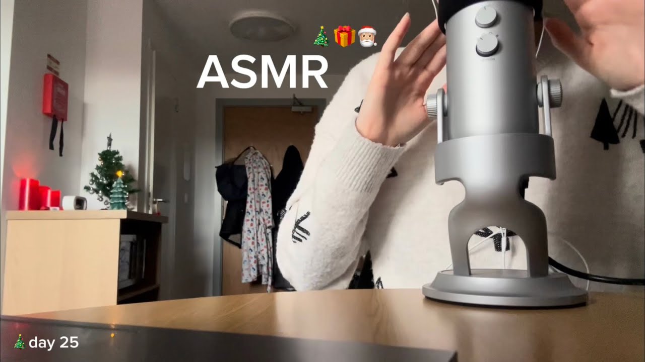 ASMR wishing you a merry christmas!! 🎅🏼🎁 (saying my subscribers names) 🎄day 25