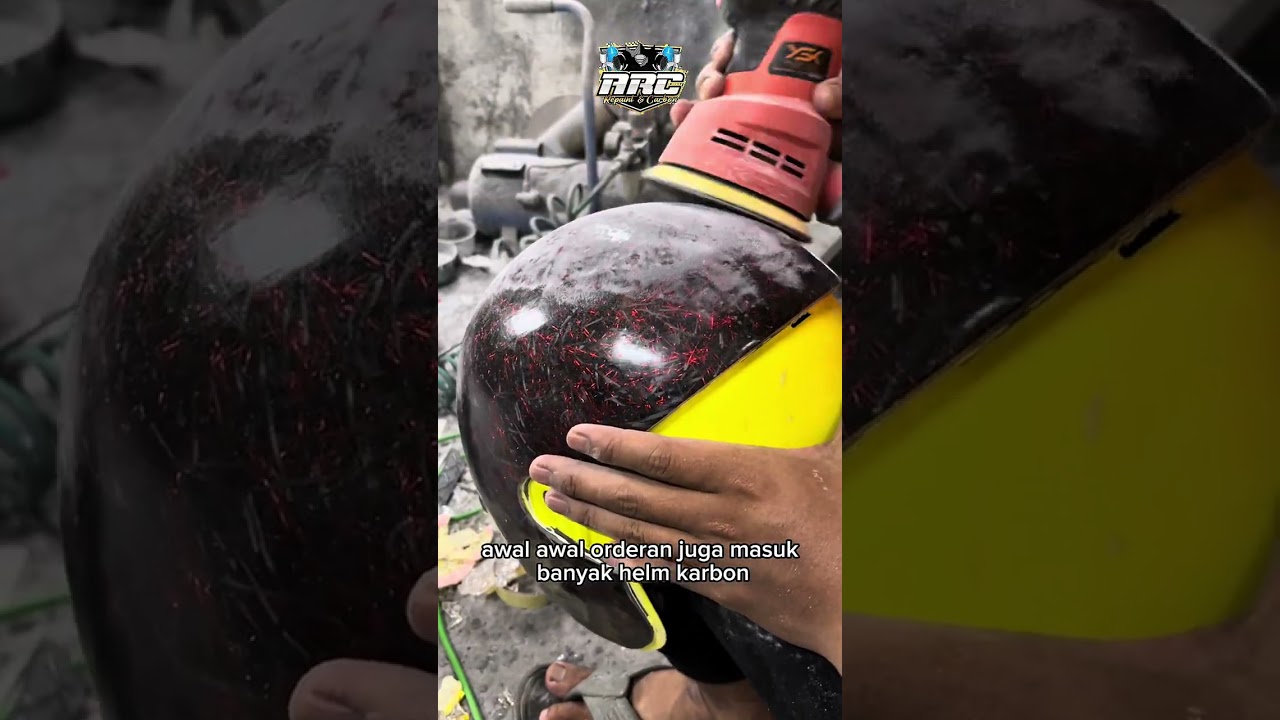 Karbon helm LS2 merah