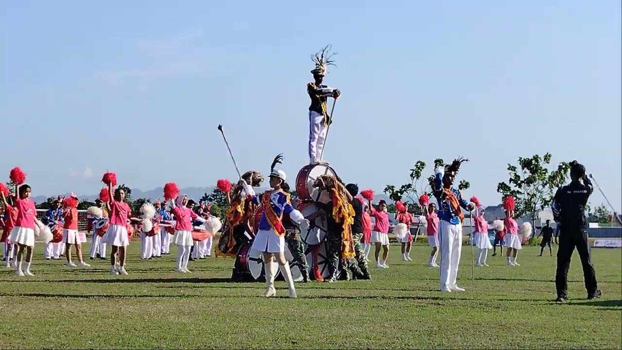 Drumband SMPN 1 Gombong pembukaan sepakbola di lapangan Semanding Gombong part 2