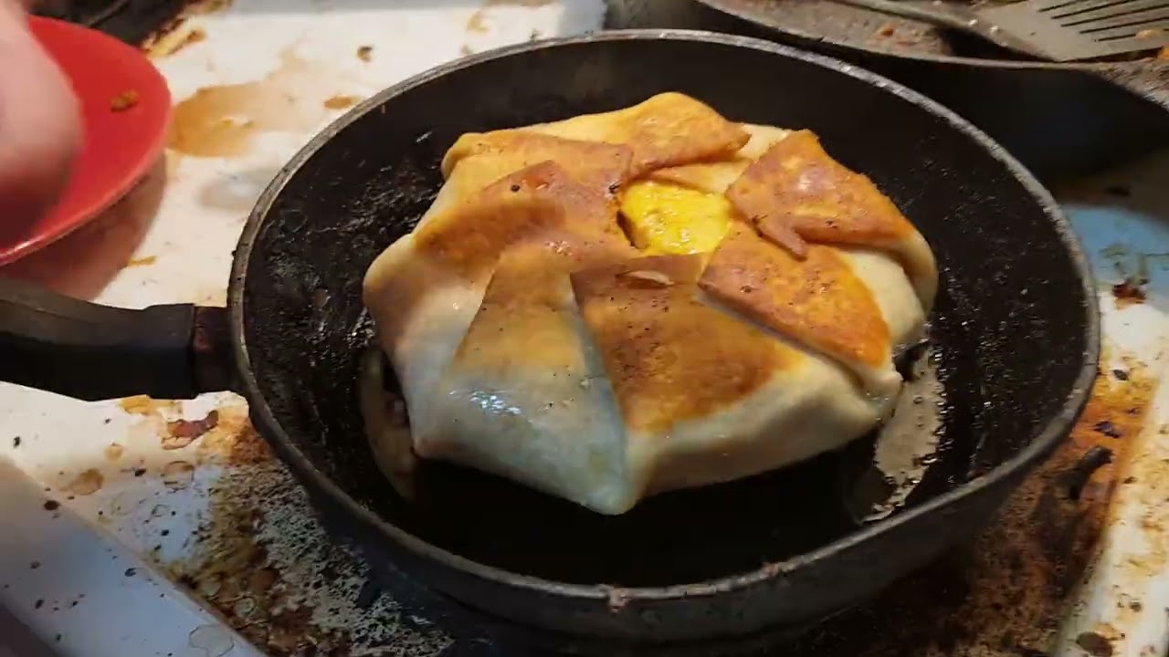 How I make my legendary Crunch Wrap!! 
