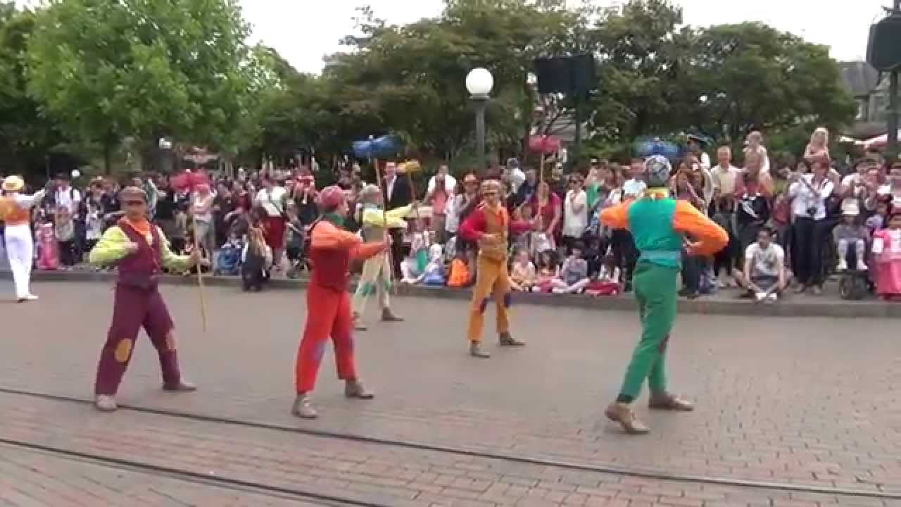 Disneyland Paris - Disney's Spring Promenade (12:25) - Main Street View - 7 June 2014