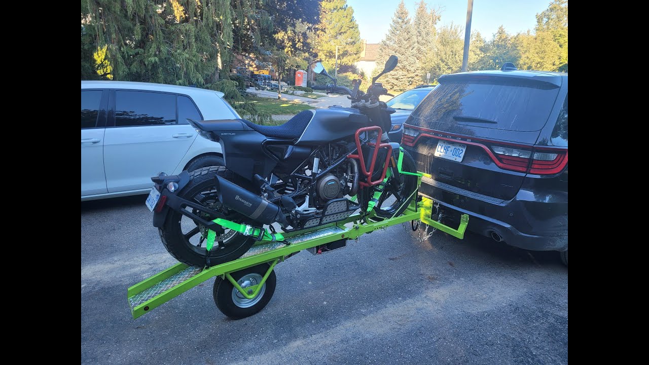 Foldable motorcycle dolly