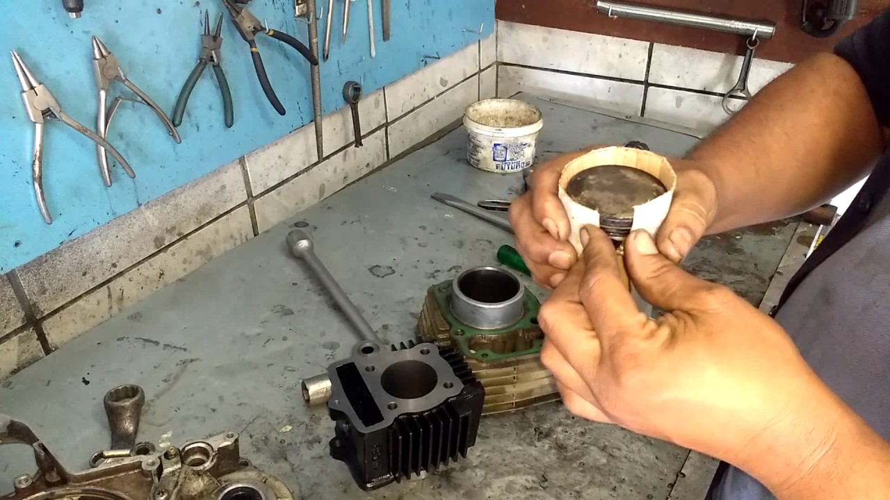 remontagem de pistão no cilindro