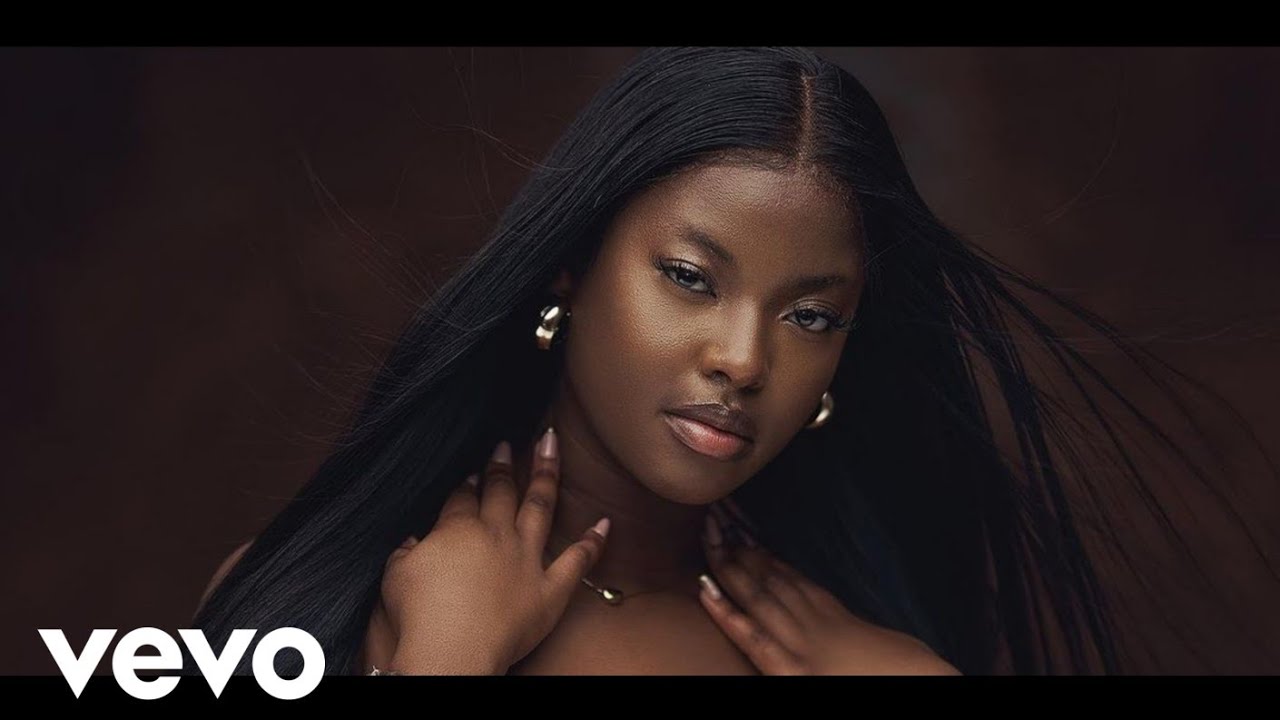 De Mthuda & Da Muziqal Chef – MamGobhozi(Music video) ft Azana