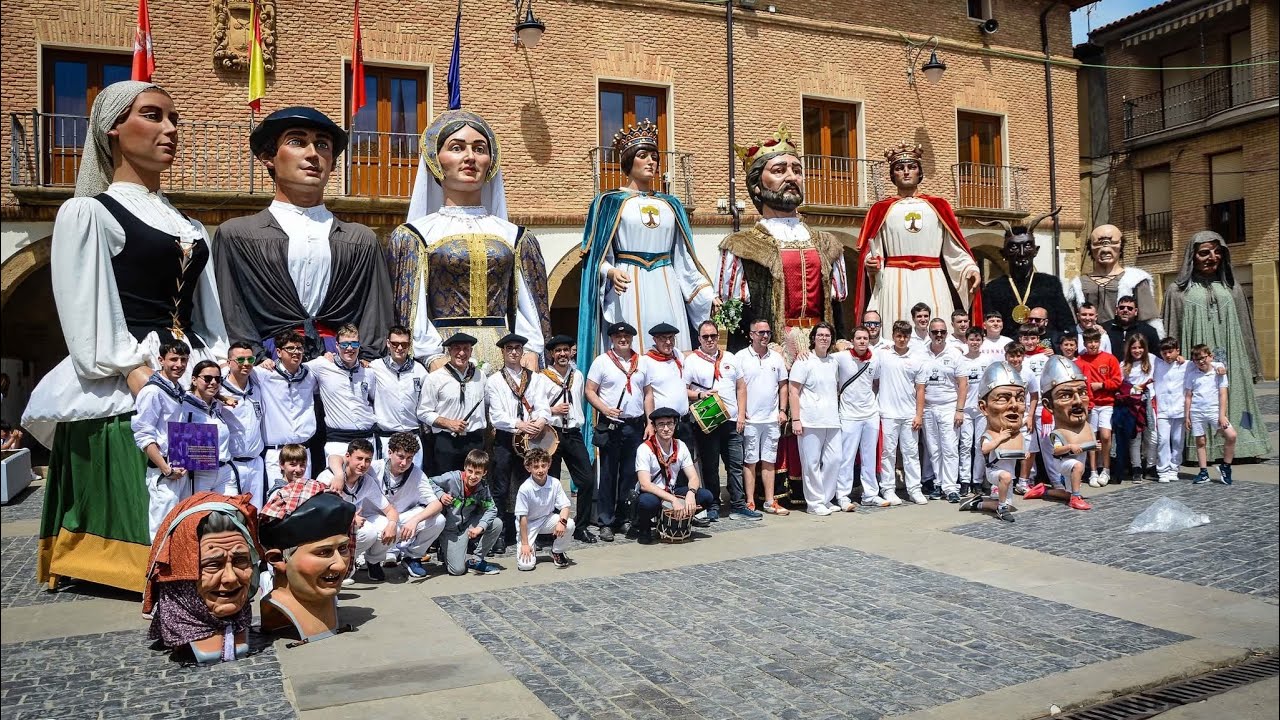 Fiestas del Santo Cristo del Socorro 2025 | Comparsa de Gigantes y Cabezudos de Larraga y Ororbia