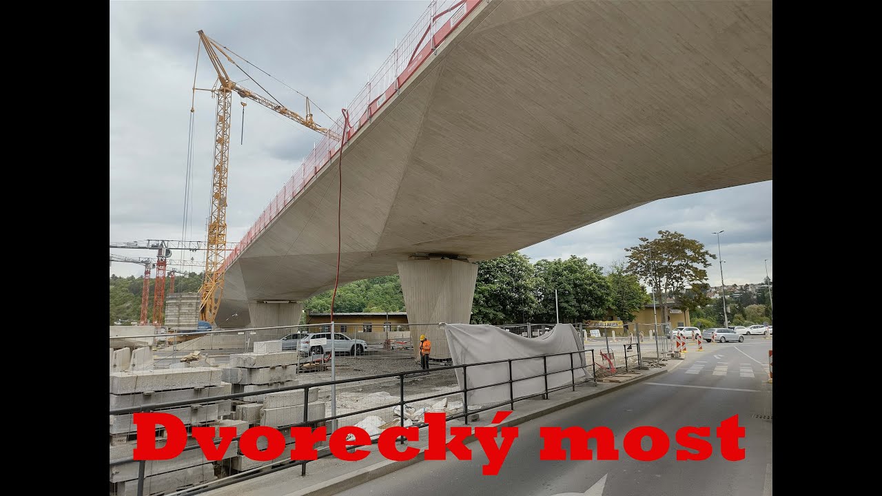 Stavba Dvoreckého mostu (květen 2025)
