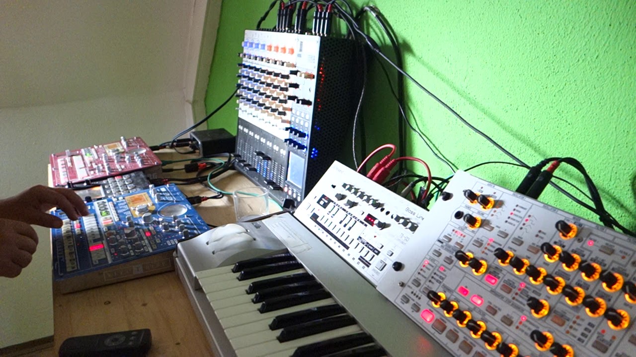 Mushroomer - New Work in Progress ( acid mental tekno)