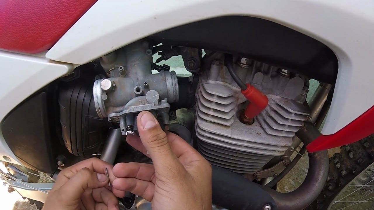 Como regular a boia do carburador da CRF 230 para não afogar no grau