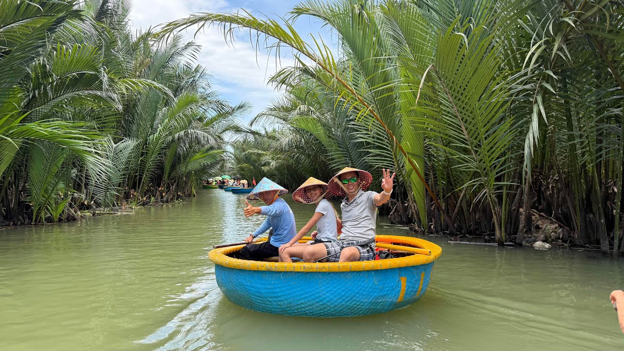 Experience basket boat ride in Hội An, Vietnam