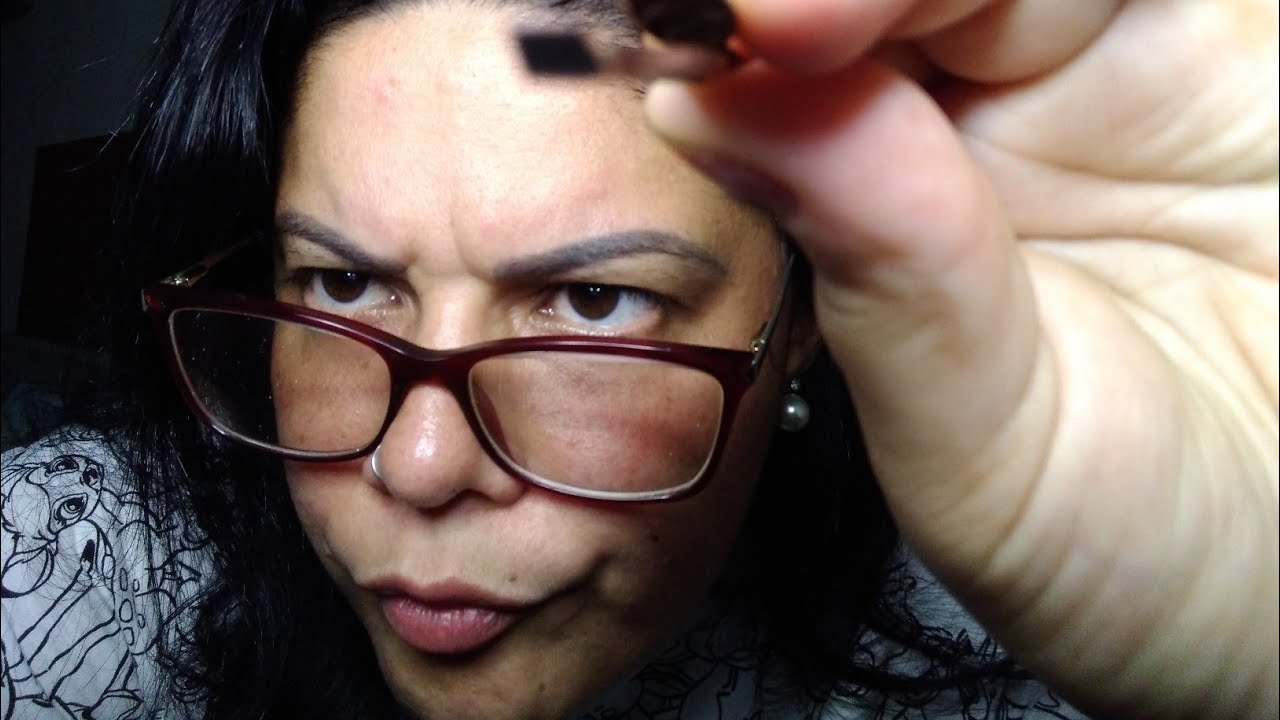 ASMR: MANICURE FOFOQUEIRA ATACA NOVAMENTE ( ROLEPLAY)