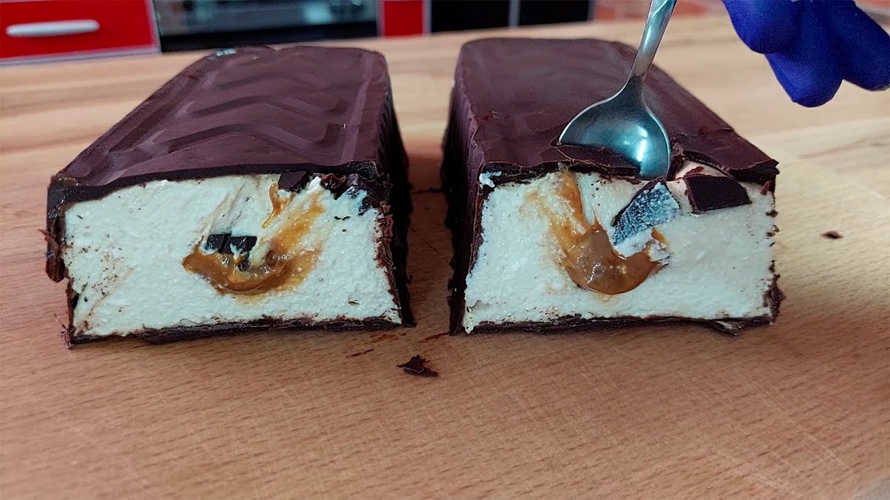 Большой творожный сырок с вареной сгущенкой