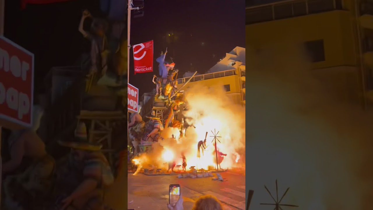 🔥QUEMA de la FALLA Convento Jerusal&eacute;n | VALENCIA 2023 🤯