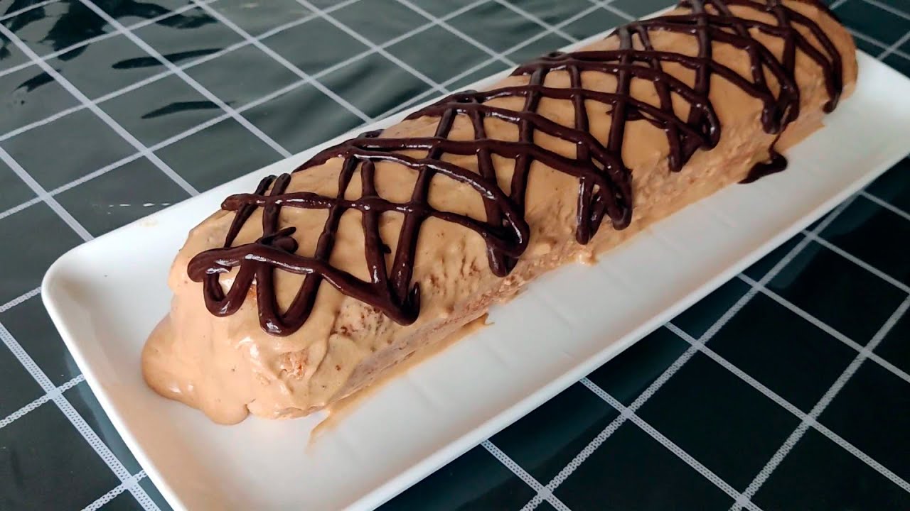 Рулет с кремом из вареной сгущенки и сметаны