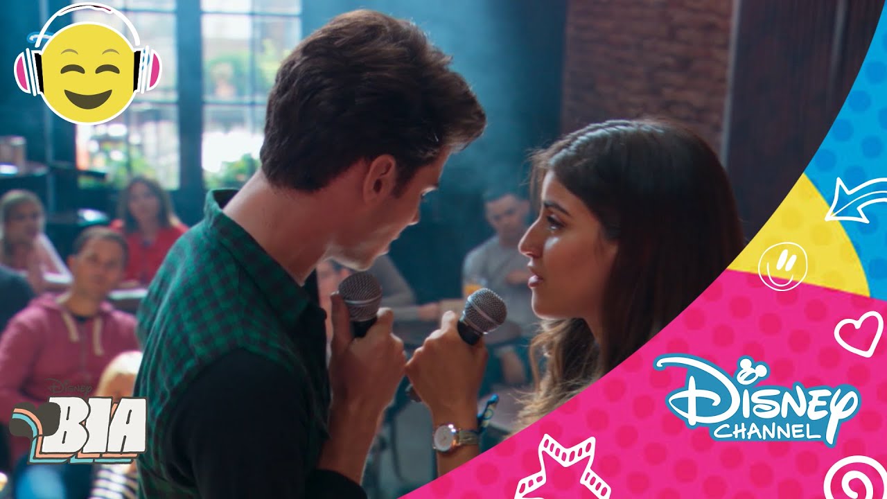 BIA: Manuel y Bia cantan 