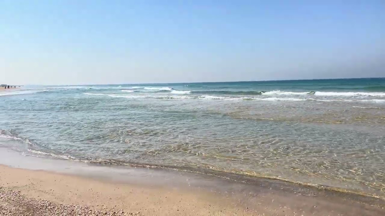 Meditations on a Moving Horizon Breathing with the Ocean Waves The Rhythm of Coastal Stillness ✨