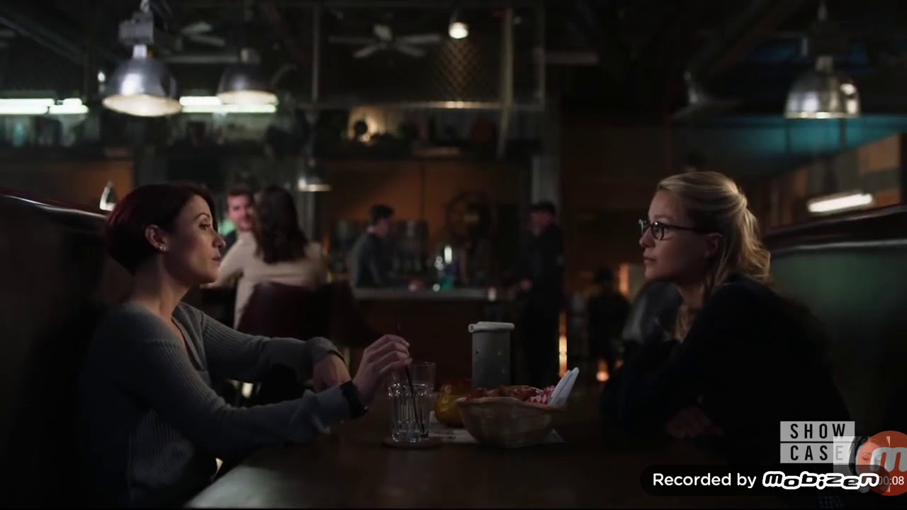 Supergirl 3x13 Alex talk to Kara about Maggie c