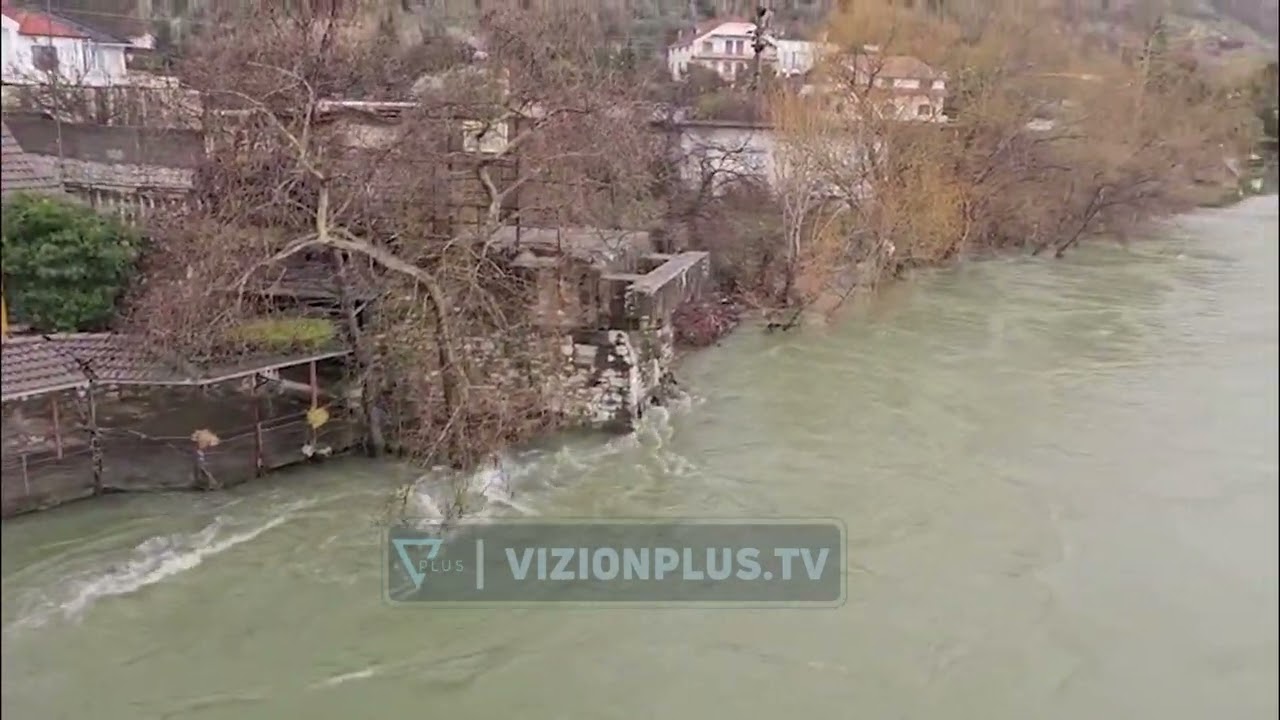 Përmbytje në disa zona në Shkodër, shkak reshjet e shiut dhe hapja e portave të HEC-eve